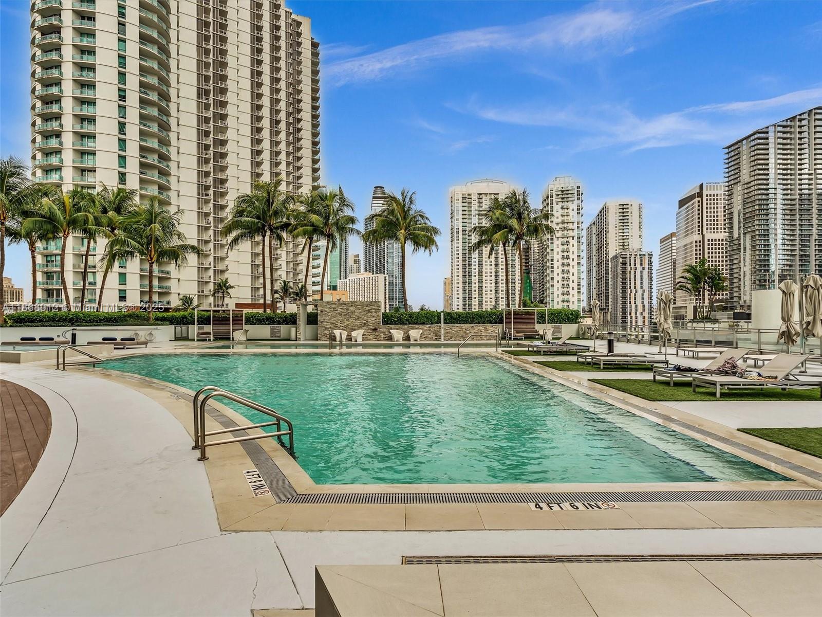 90 SW 3rd St #TH501, Miami FL 33130