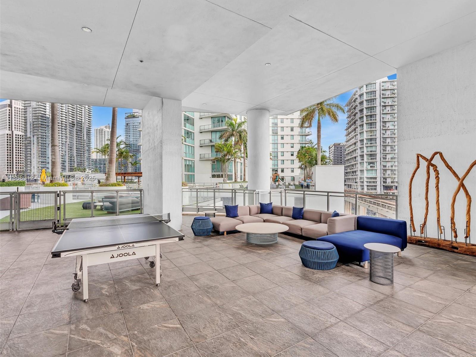 90 SW 3rd St #TH501, Miami FL 33130