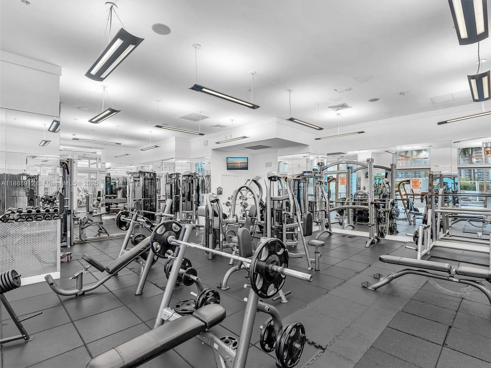90 SW 3rd St #TH501, Miami FL 33130