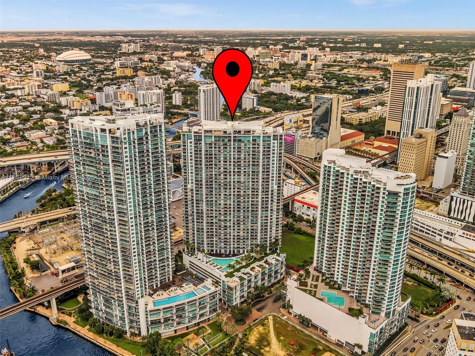 90 SW 3rd St #TH501, Miami FL 33130