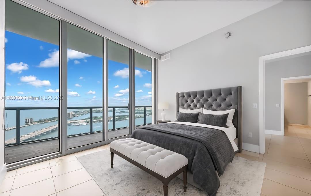 888 Biscayne Blvd #5010, Miami FL 33132