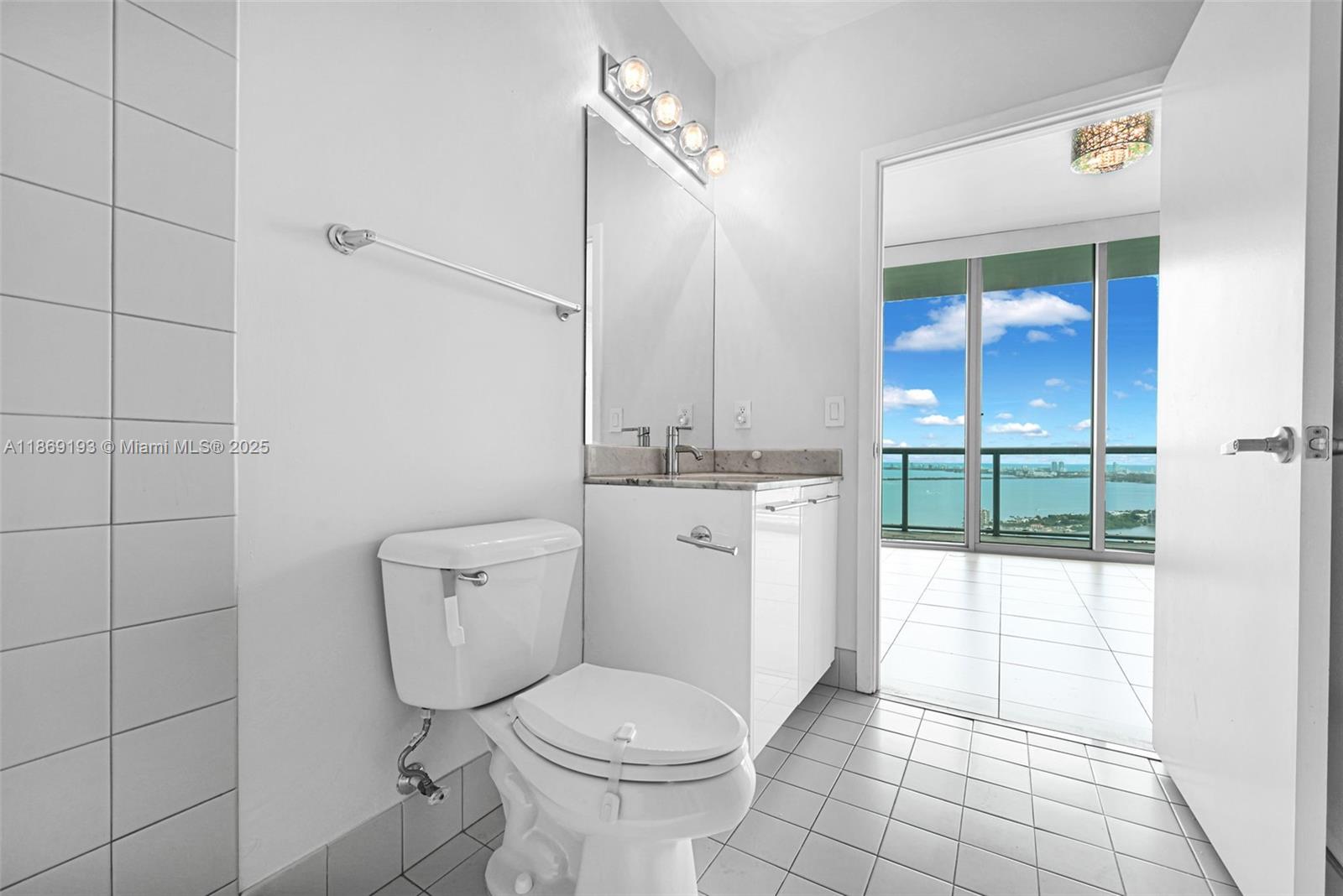 888 Biscayne Blvd #5010, Miami FL 33132