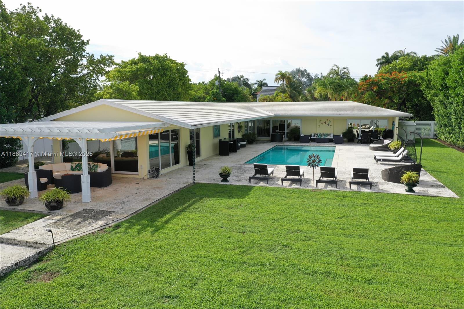 200 Harbor Dr, Key Biscayne FL 33149