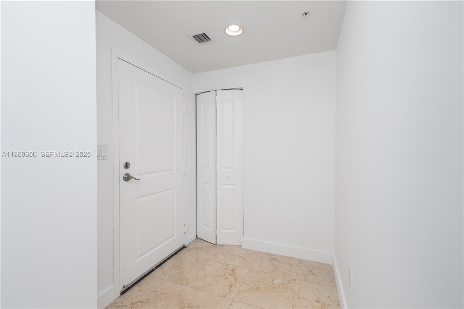 7900 Harbor Island Dr #712, North Bay Village FL 33141