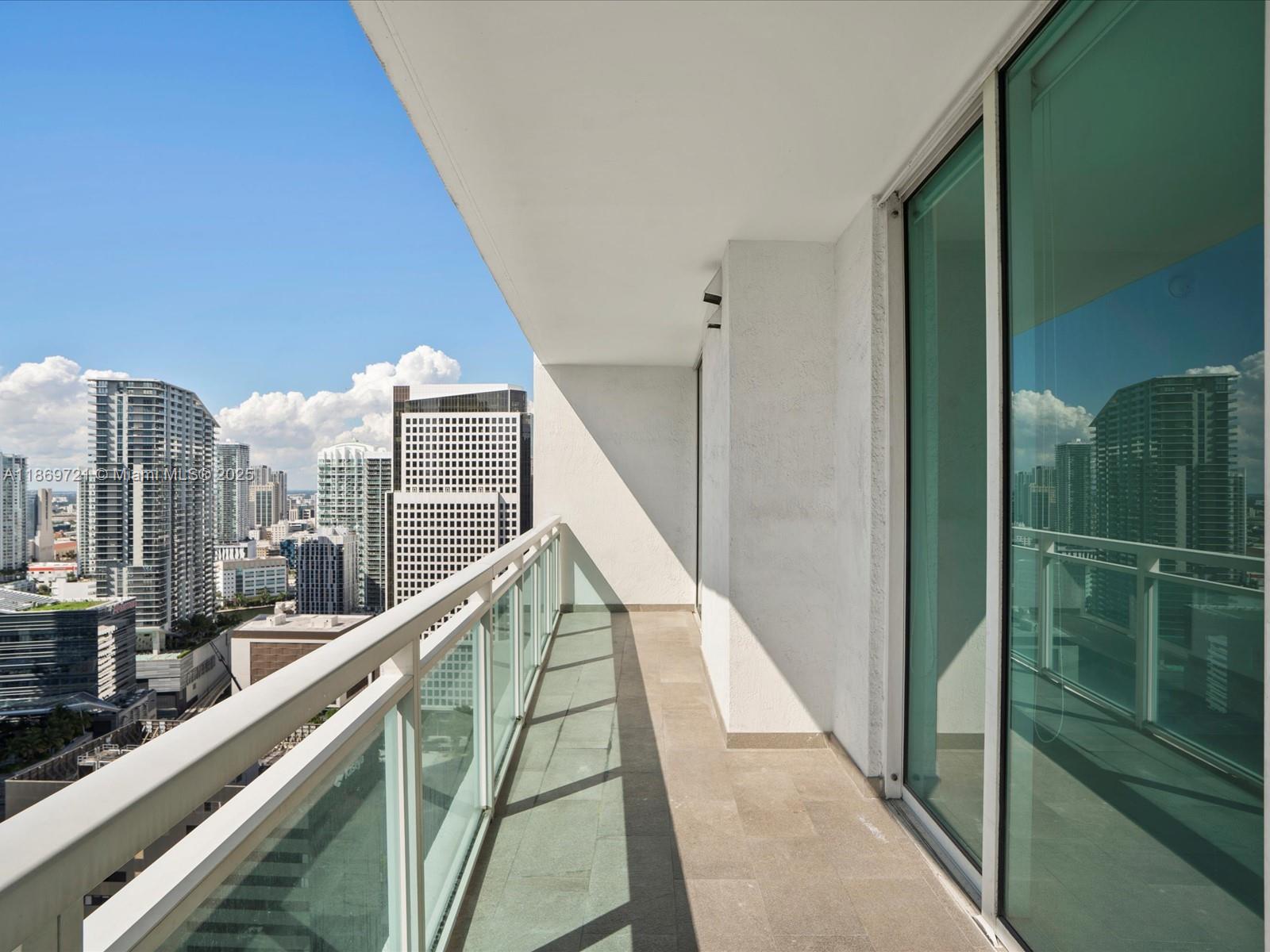 951 Brickell Ave #3707, Miami FL 33131