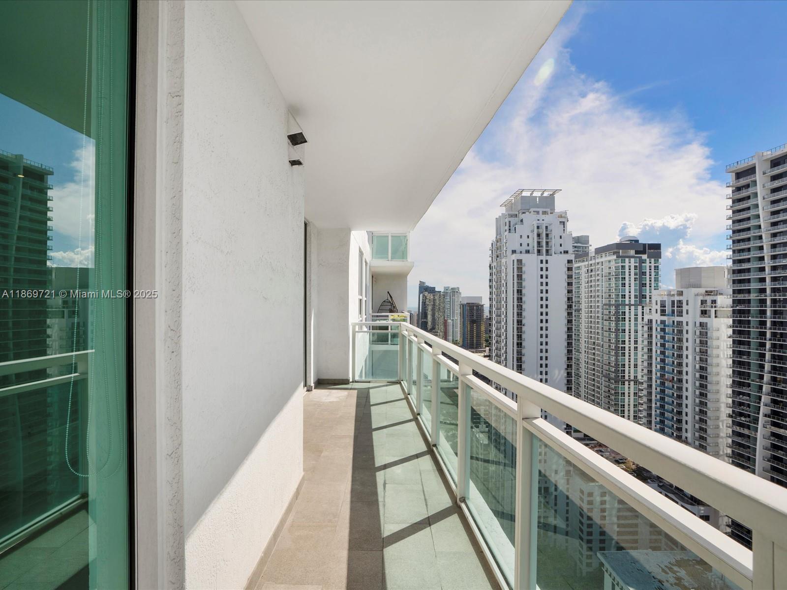 951 Brickell Ave #3707, Miami FL 33131