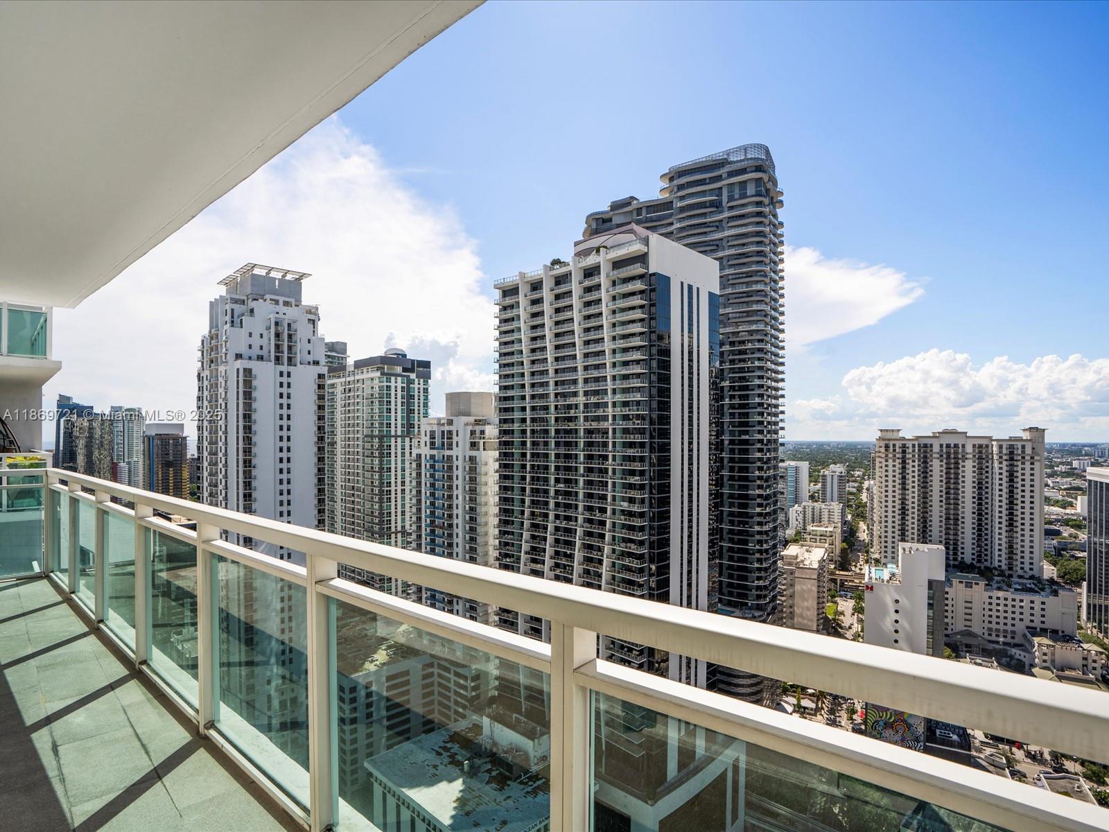 951 Brickell Ave #3707, Miami FL 33131