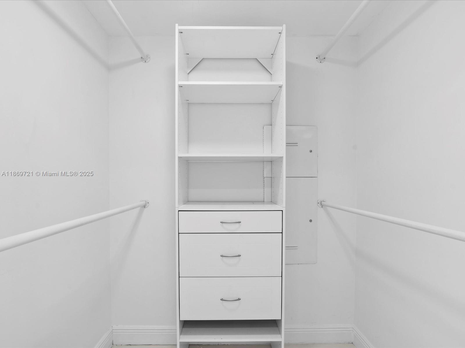 951 Brickell Ave #3707, Miami FL 33131