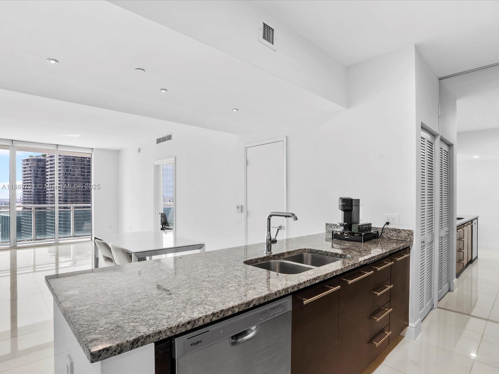 951 Brickell Ave #3707, Miami FL 33131