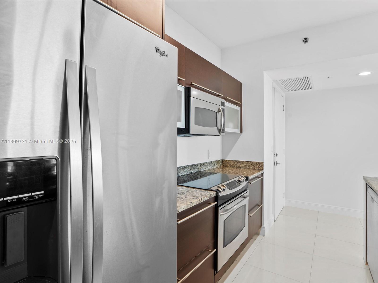 951 Brickell Ave #3707, Miami FL 33131