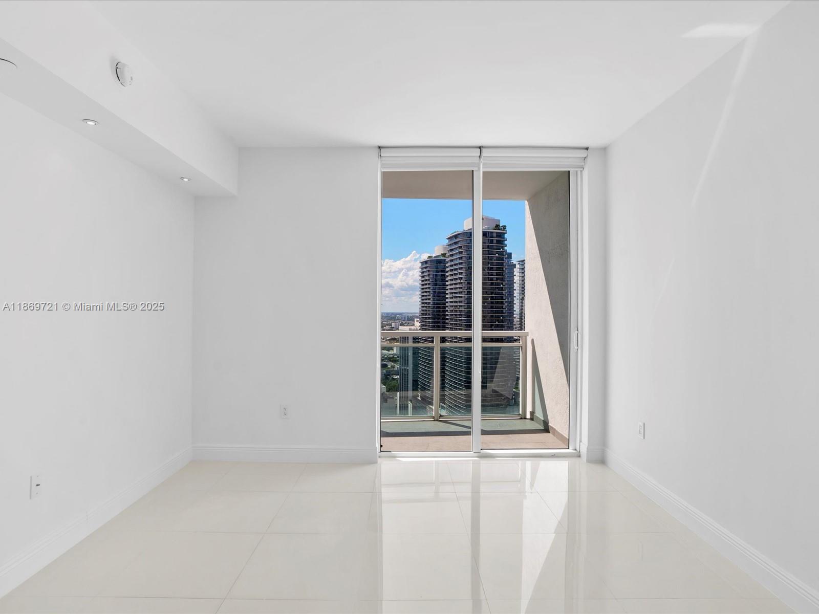 951 Brickell Ave #3707, Miami FL 33131