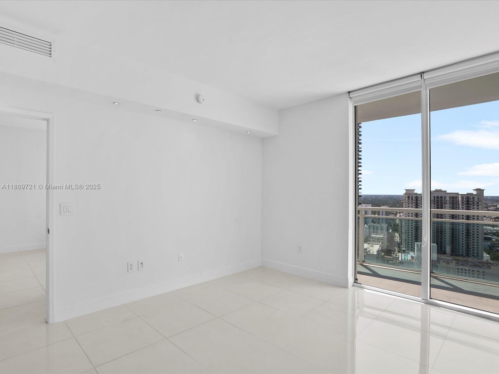 951 Brickell Ave #3707, Miami FL 33131