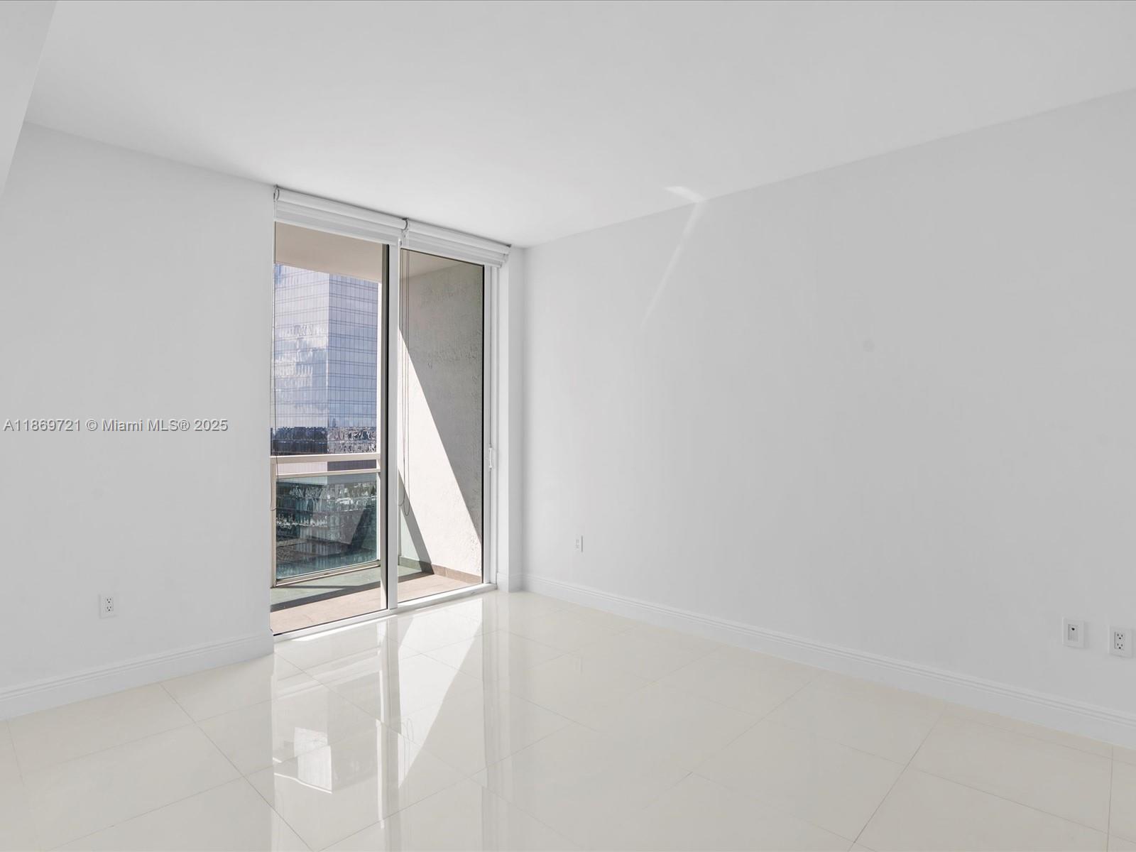 951 Brickell Ave #3707, Miami FL 33131