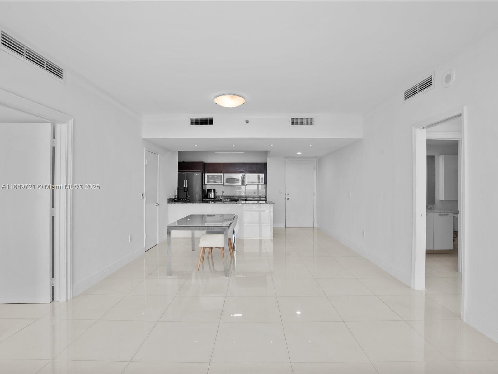 951 Brickell Ave #3707, Miami FL 33131