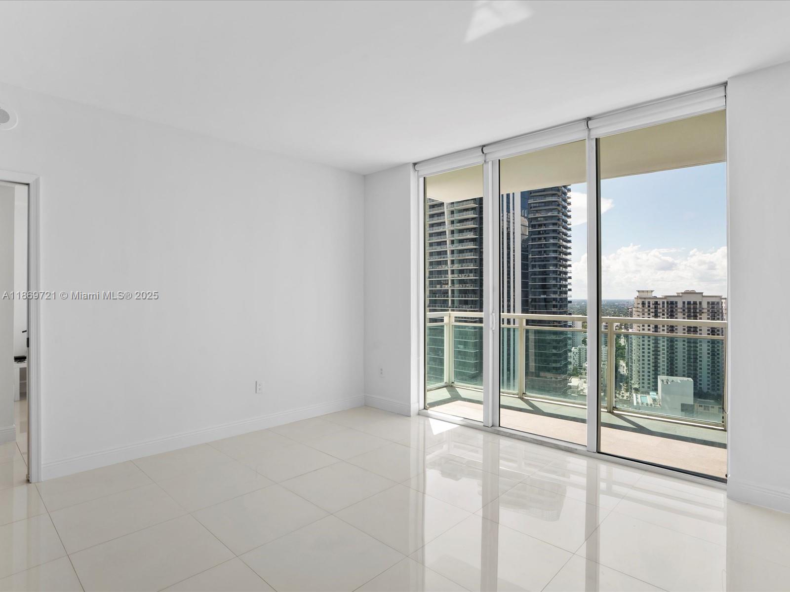 951 Brickell Ave #3707, Miami FL 33131