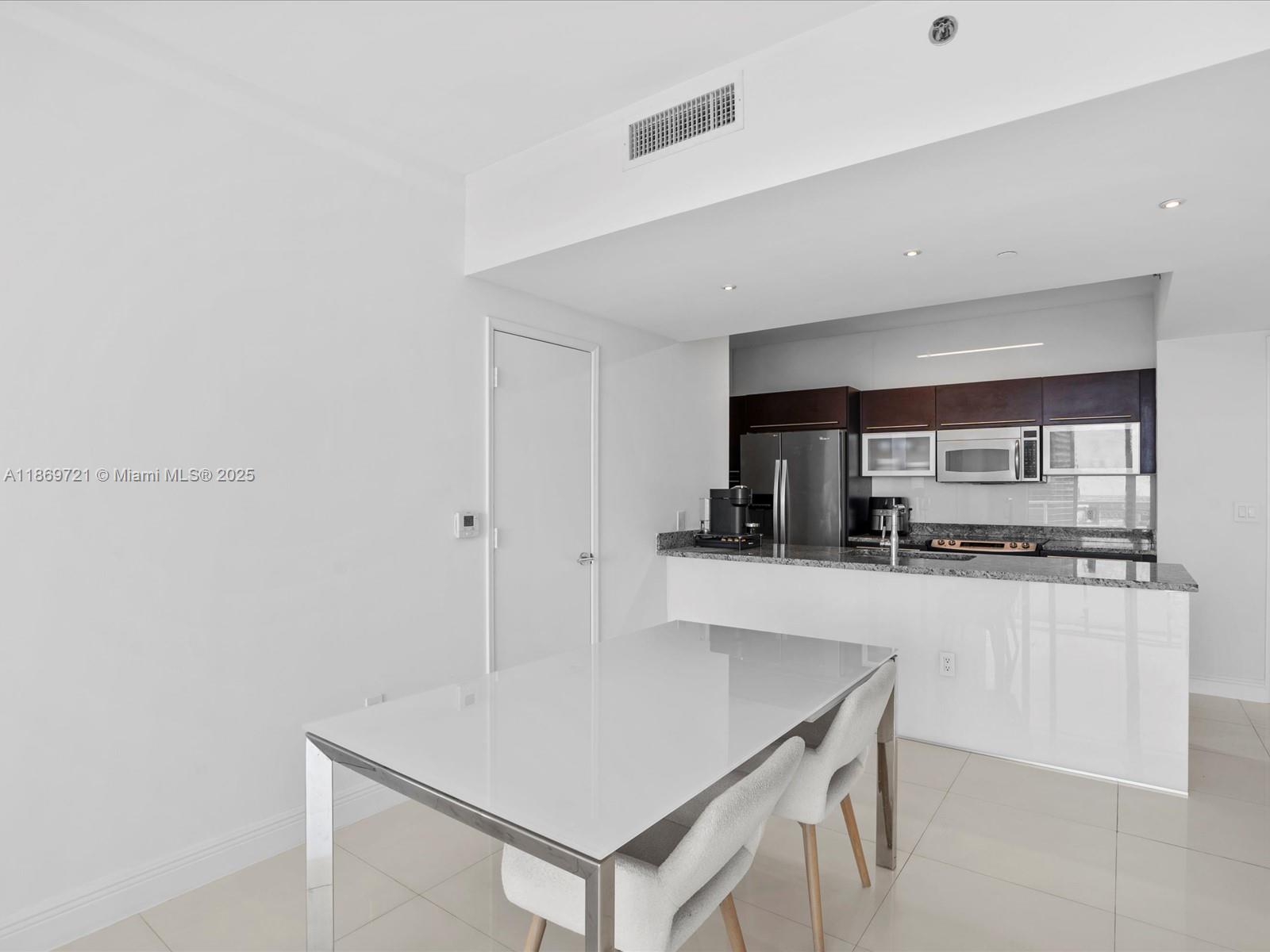 951 Brickell Ave #3707, Miami FL 33131