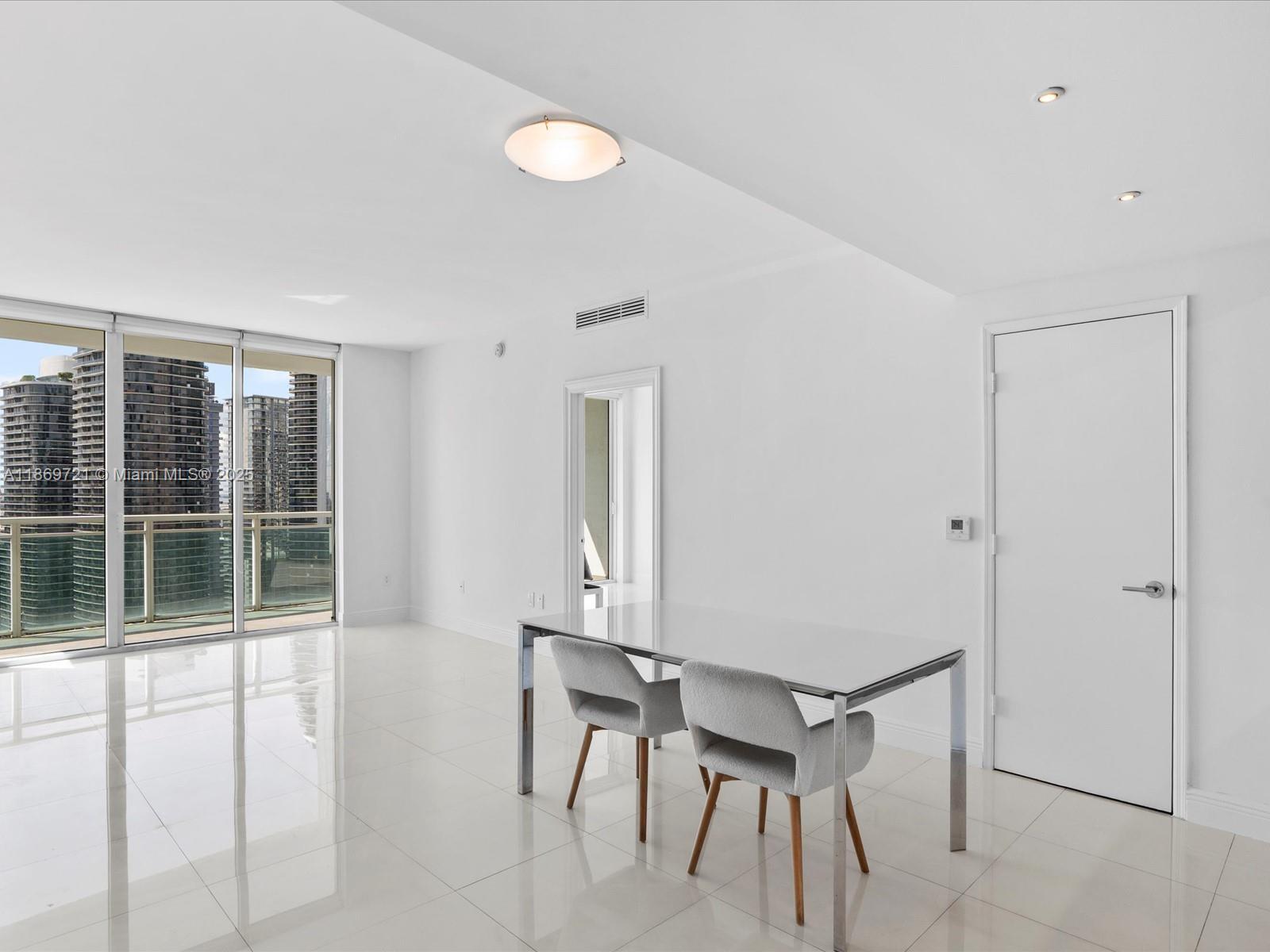 951 Brickell Ave #3707, Miami FL 33131