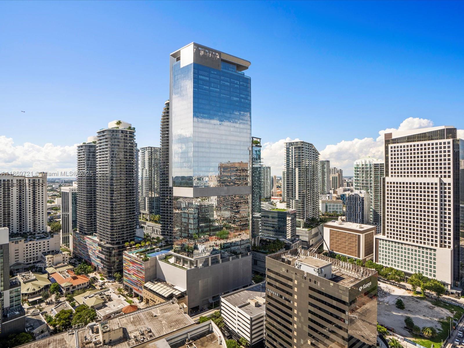 951 Brickell Ave #3707, Miami FL 33131