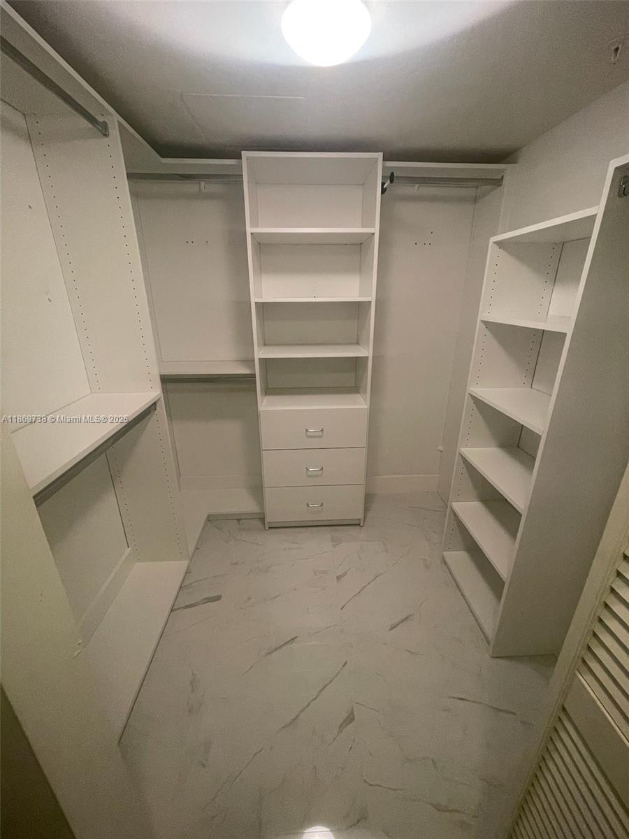 1800 N Bayshore Dr #3702, Miami FL 33132