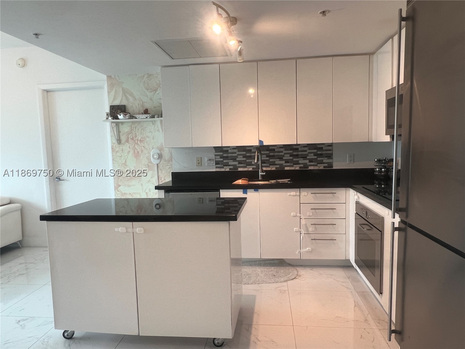 92 SW 3rd St #3803, Miami FL 33130