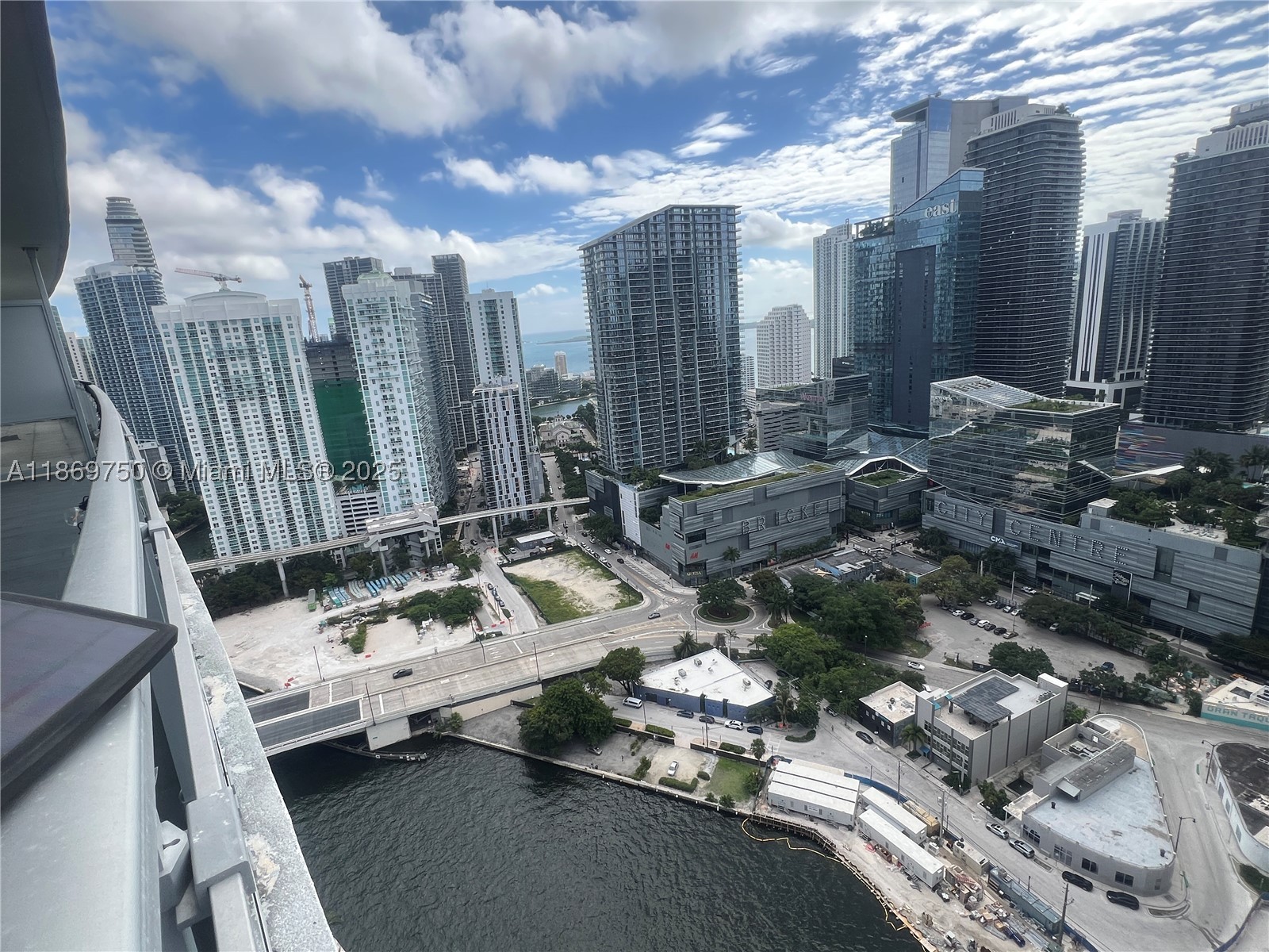 92 SW 3rd St #3803, Miami FL 33130