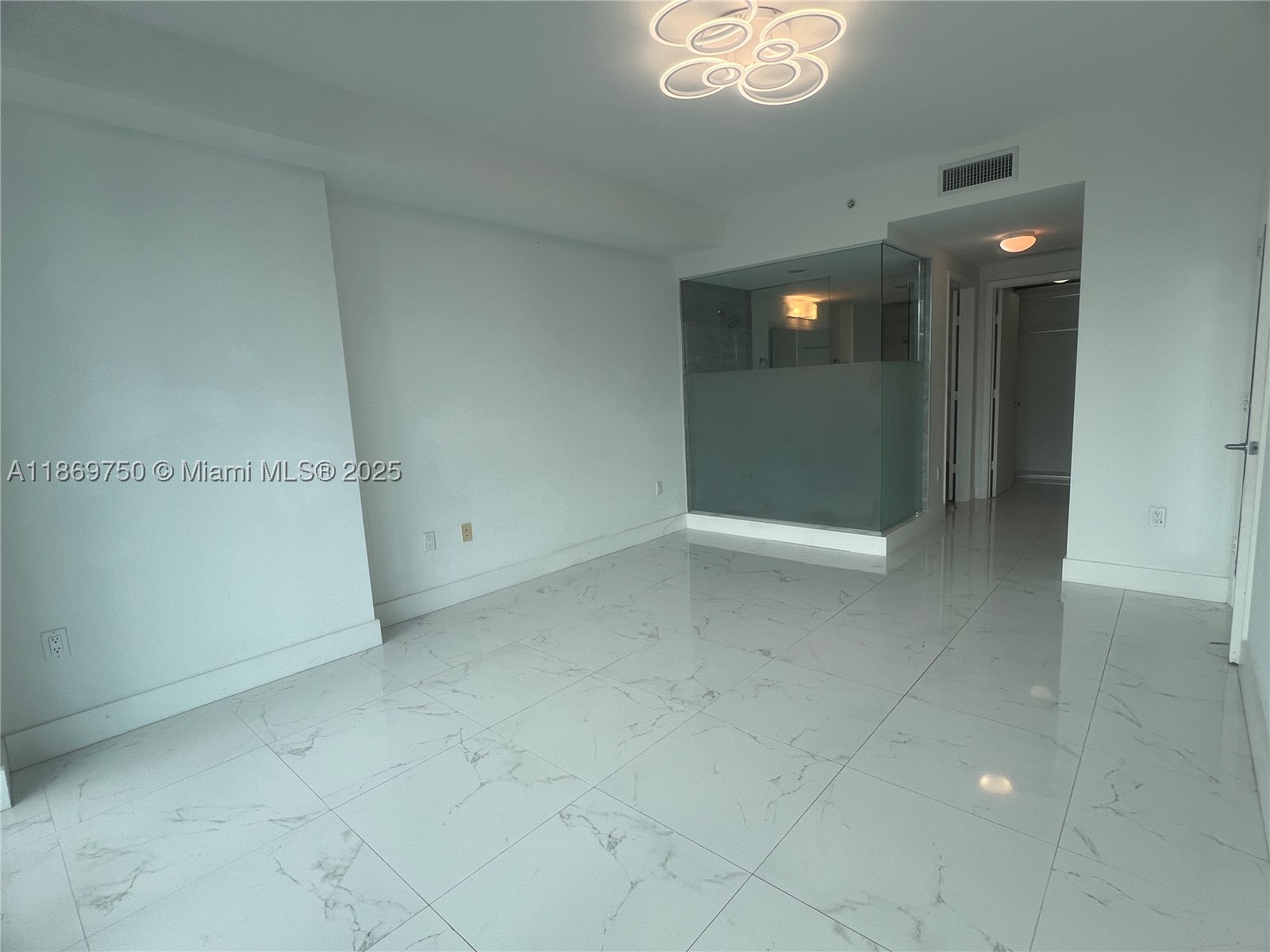 92 SW 3rd St #3803, Miami FL 33130
