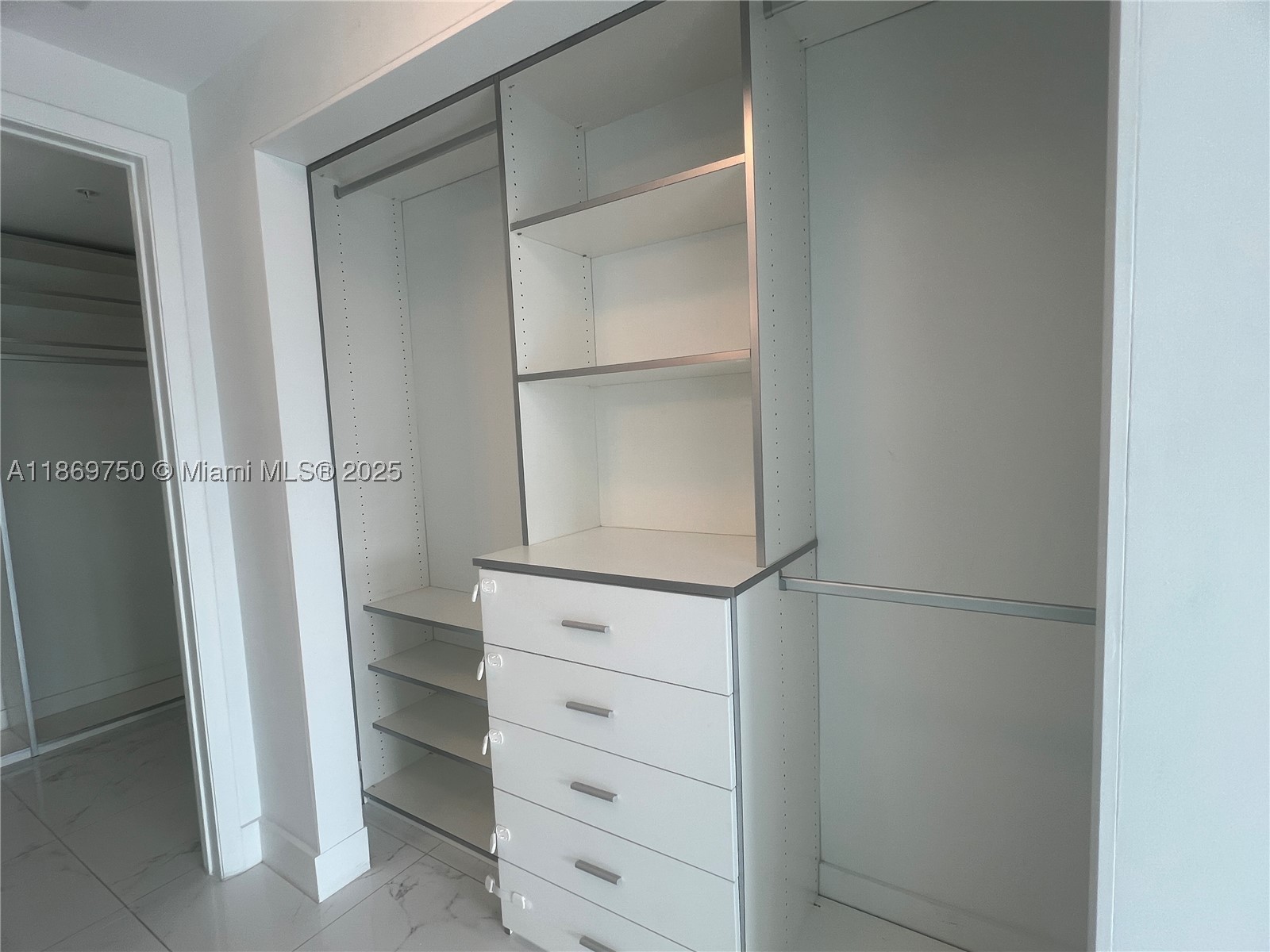 92 SW 3rd St #3803, Miami FL 33130