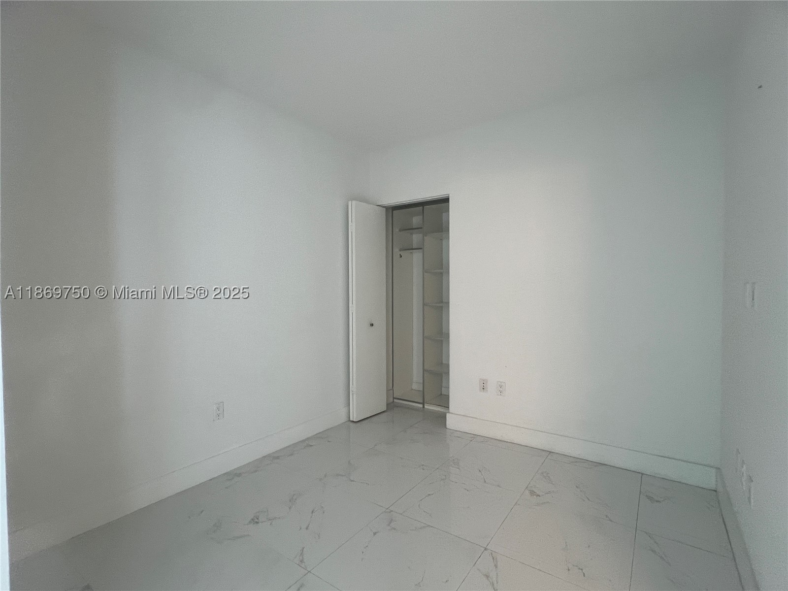 92 SW 3rd St #3803, Miami FL 33130