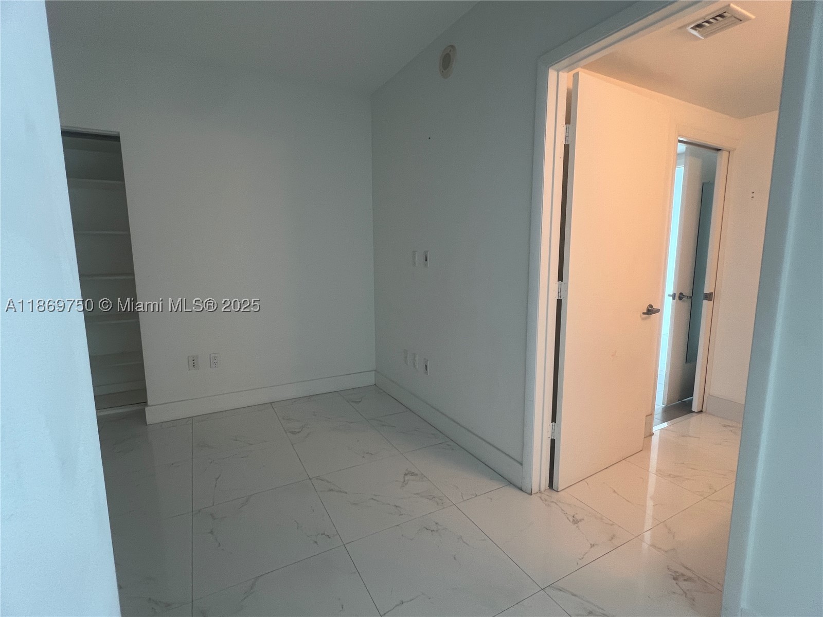 92 SW 3rd St #3803, Miami FL 33130