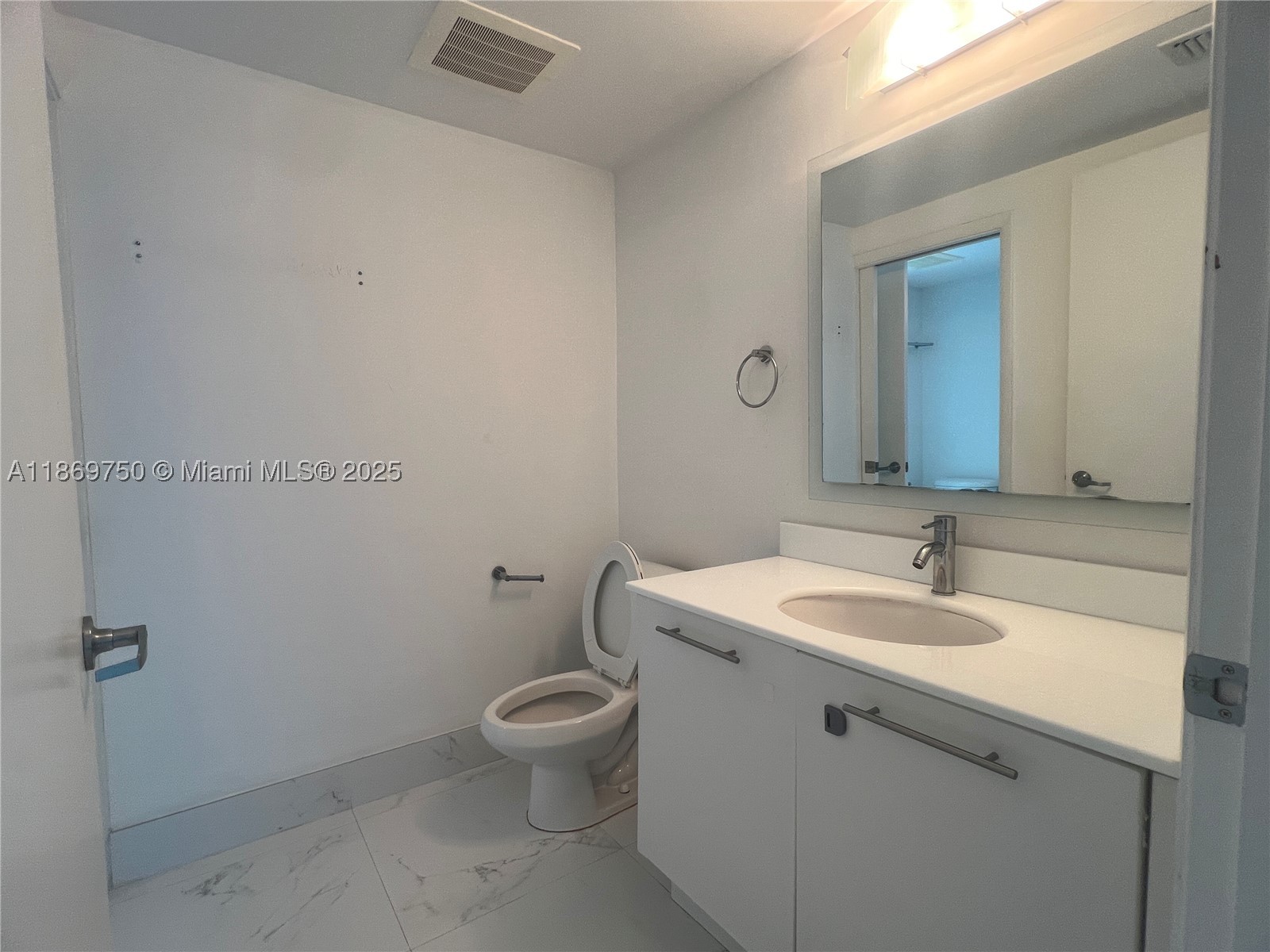 92 SW 3rd St #3803, Miami FL 33130