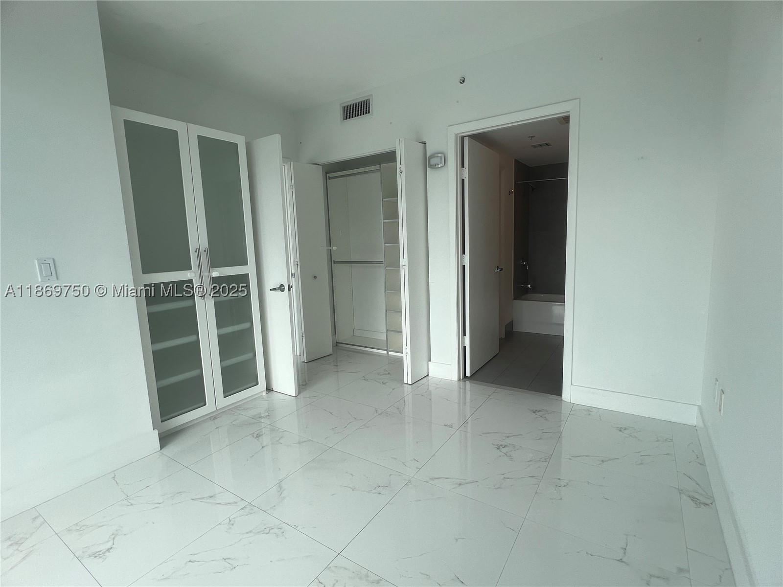 92 SW 3rd St #3803, Miami FL 33130
