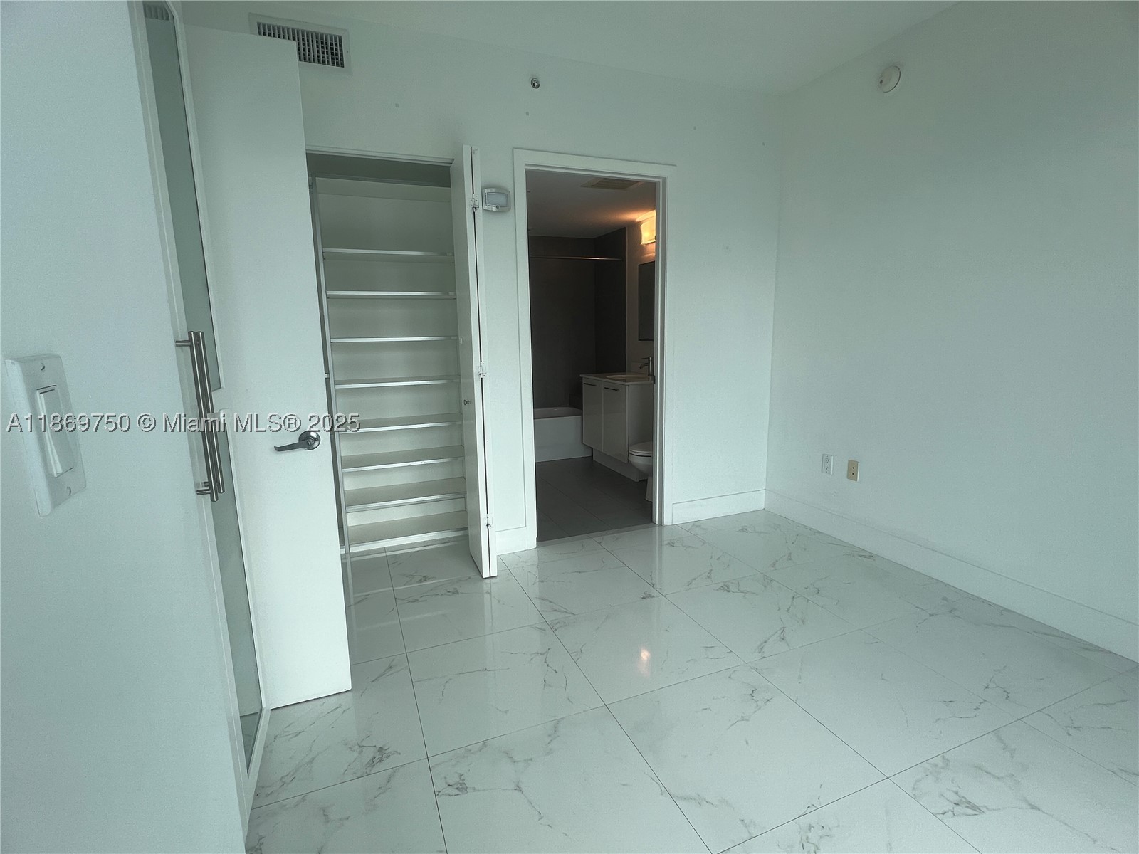 92 SW 3rd St #3803, Miami FL 33130