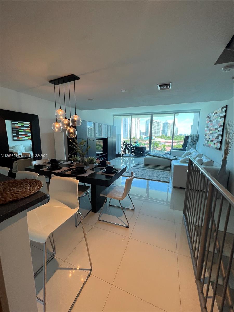 2950 NE 188th St #543, Aventura FL 33180