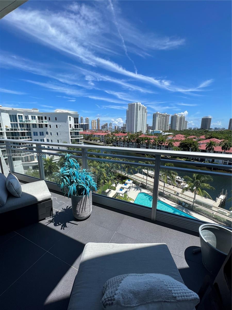 2950 NE 188th St #543, Aventura FL 33180
