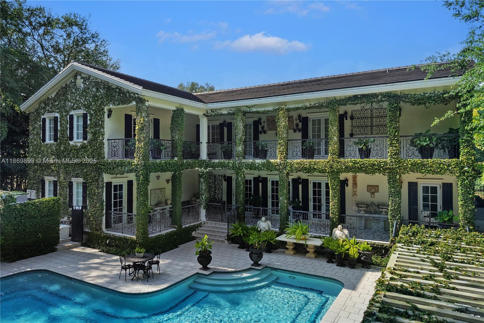 612 Sunset Dr, Coral Gables FL 33143