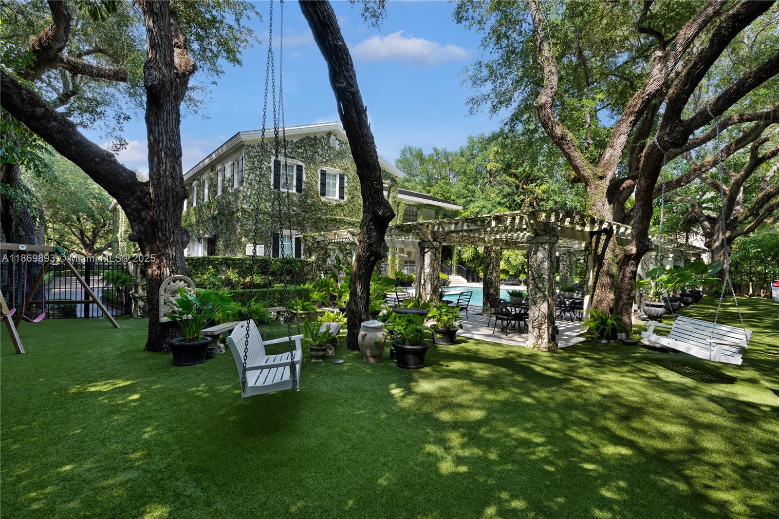 612 Sunset Dr, Coral Gables FL 33143