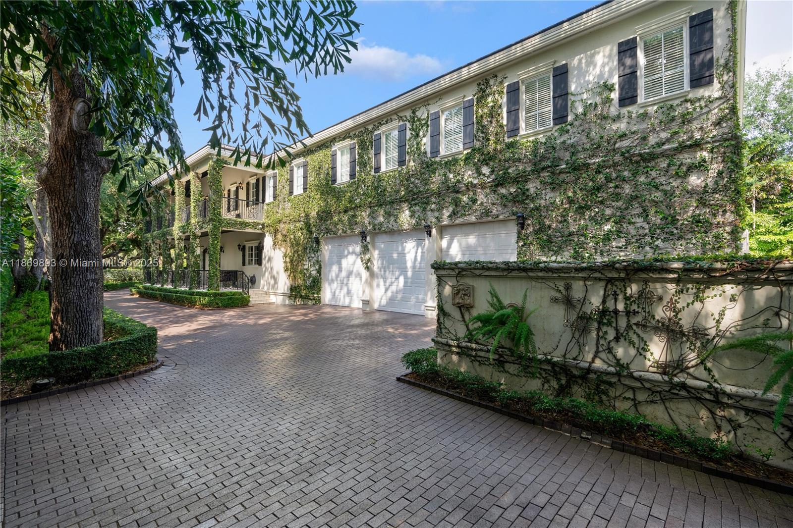 612 Sunset Dr, Coral Gables FL 33143