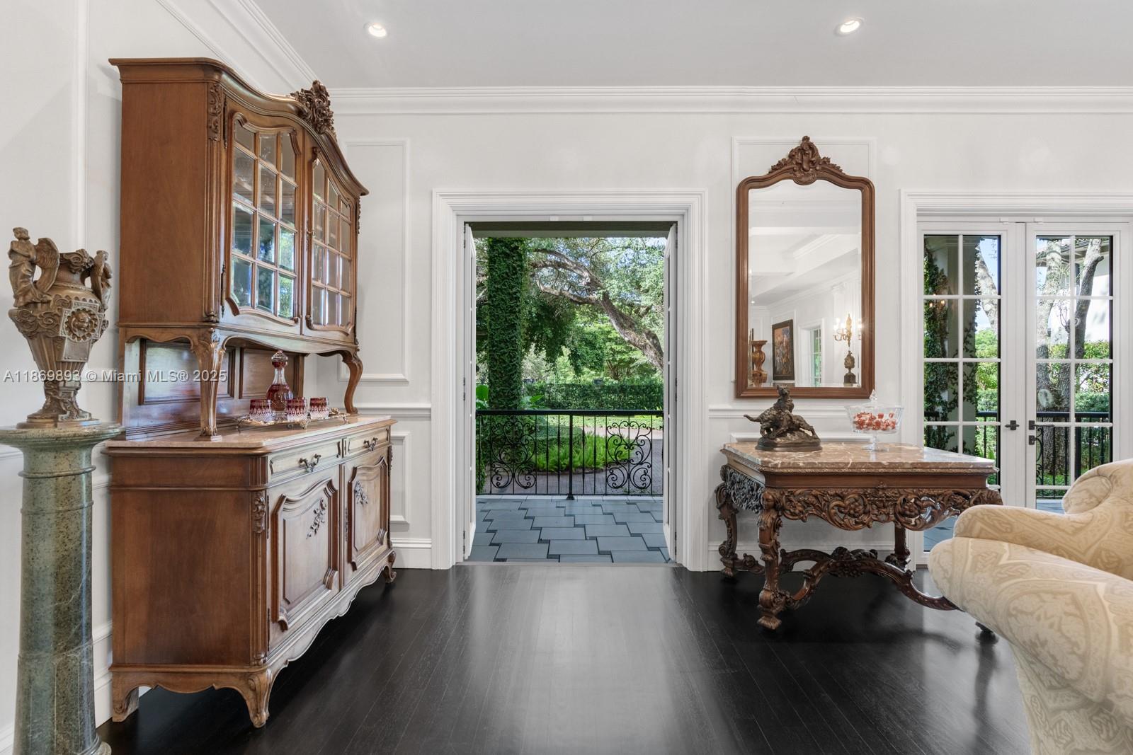 612 Sunset Dr, Coral Gables FL 33143