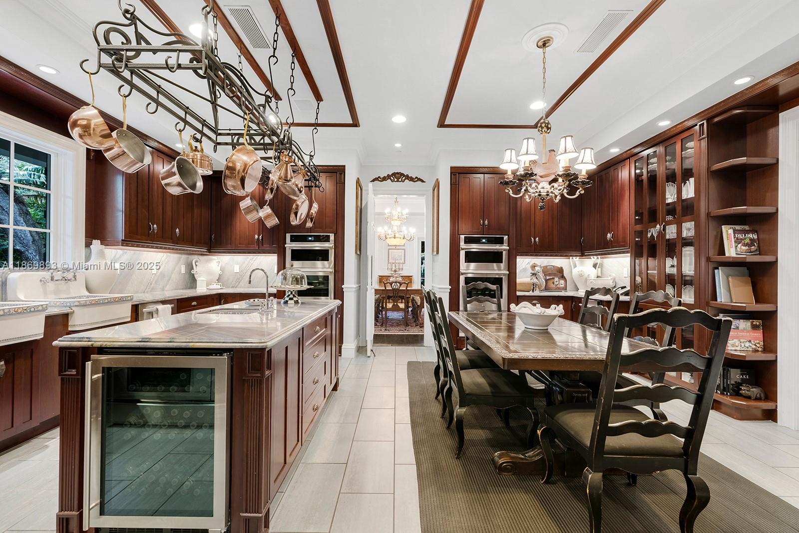 612 Sunset Dr, Coral Gables FL 33143
