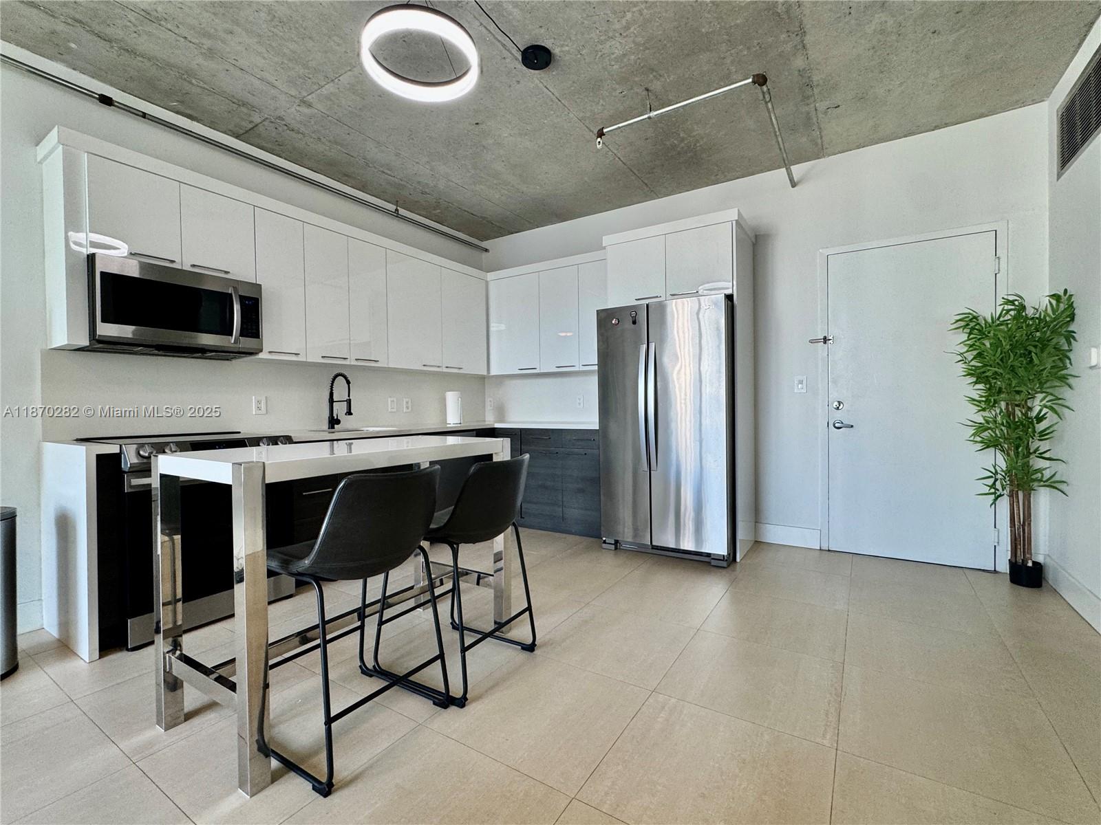 690 SW 1st Ct #1425, Miami FL 33130