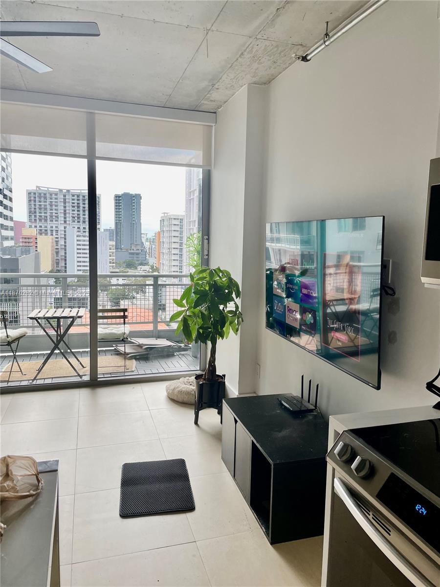690 SW 1st Ct #1425, Miami FL 33130