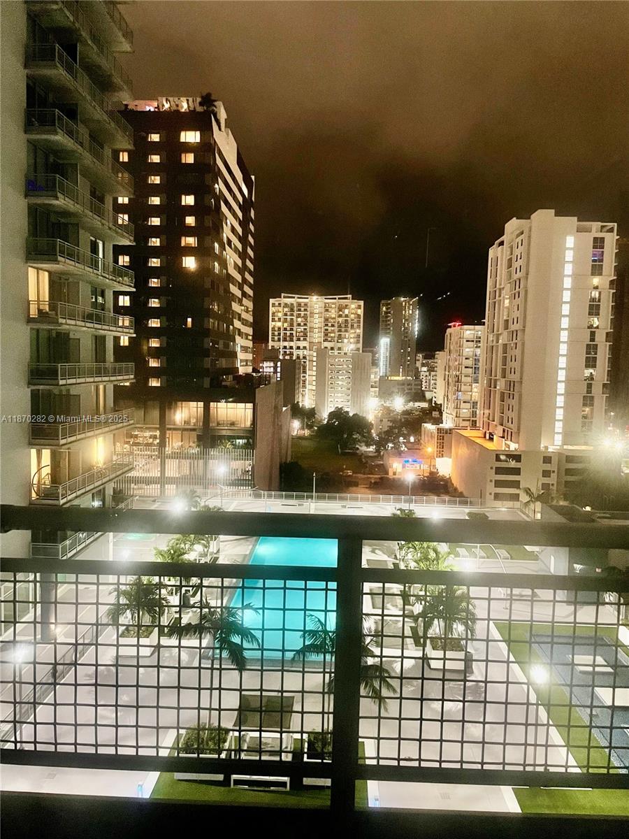 690 SW 1st Ct #1425, Miami FL 33130
