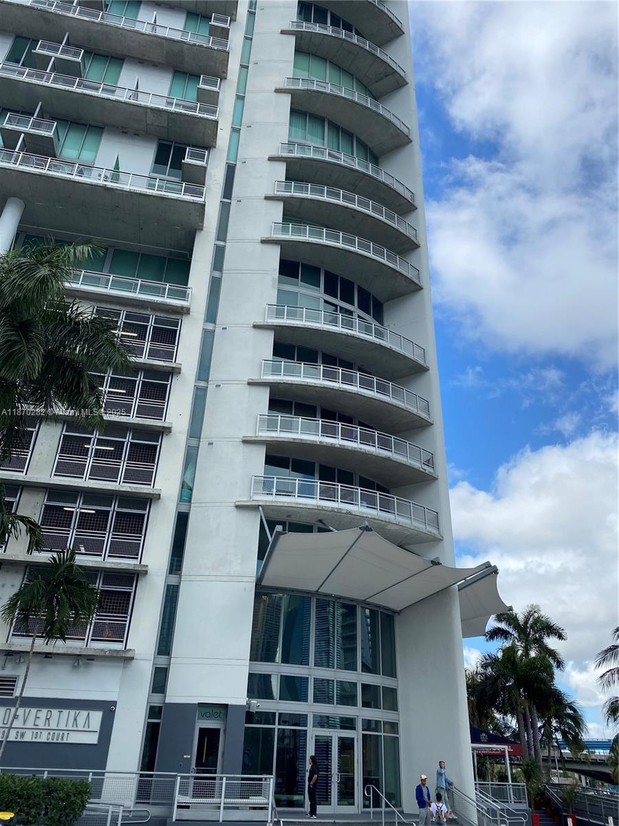 690 SW 1st Ct #1425, Miami FL 33130