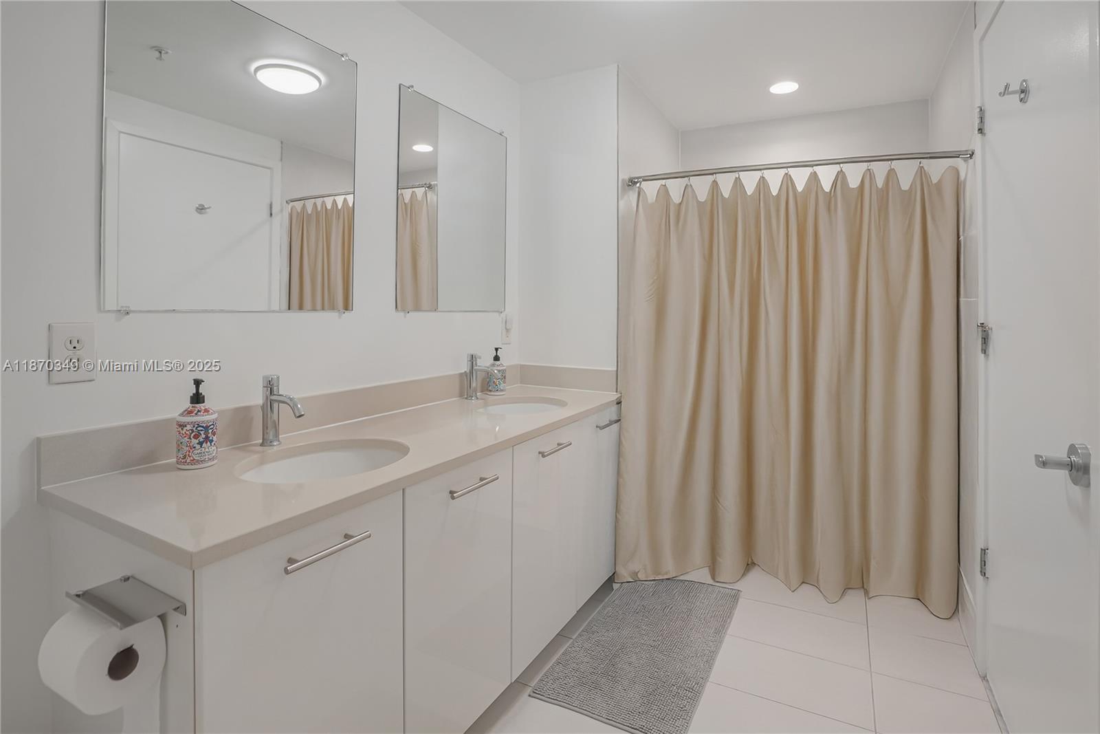 3250 NE 1st Ave #705, Miami FL 33137