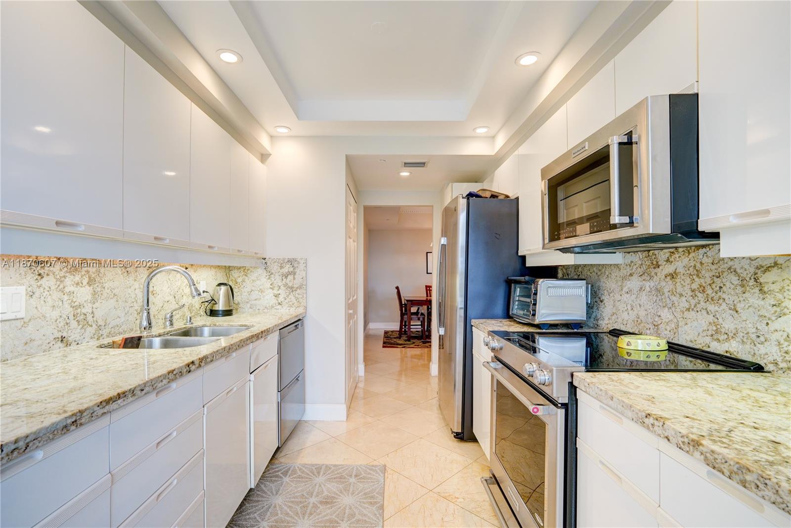 2000 Island Blvd #408, Aventura FL 33160