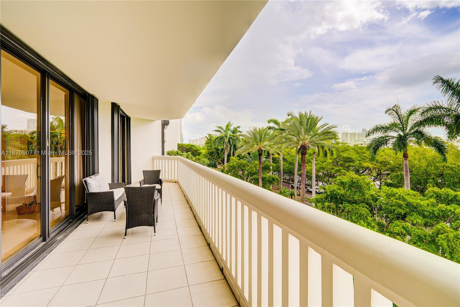 2000 Island Blvd #408, Aventura FL 33160