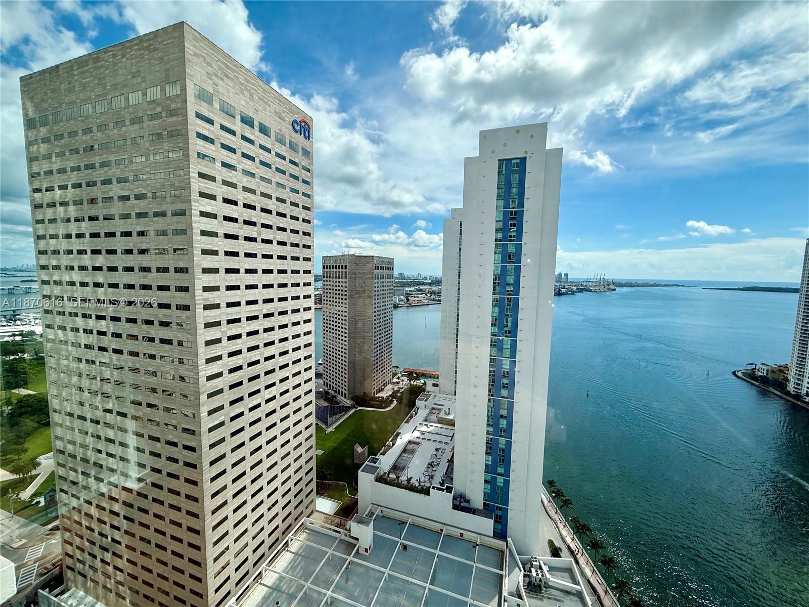 300 S Biscayne Blvd #3014, Miami FL 33131