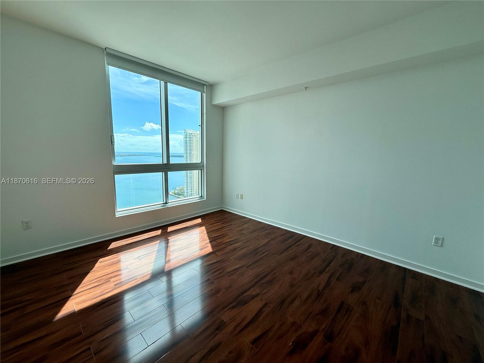 300 S Biscayne Blvd #3014, Miami FL 33131
