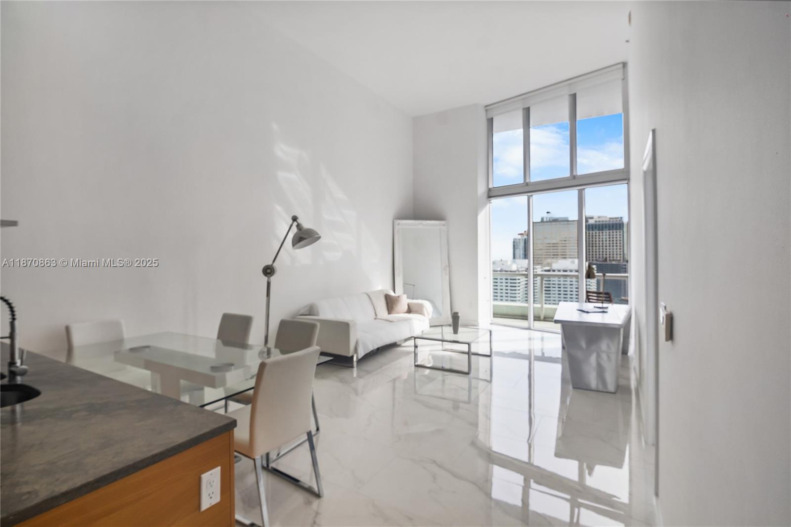 495 Brickell Ave #2207, Miami FL 33131