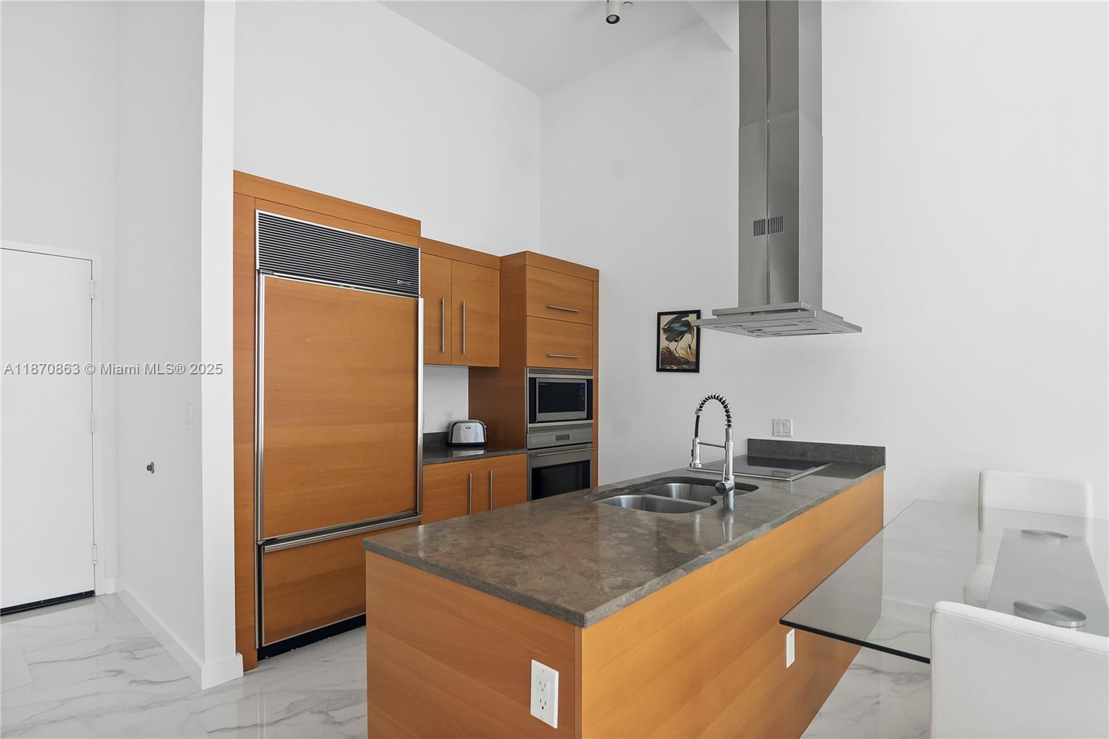 495 Brickell Ave #2207, Miami FL 33131
